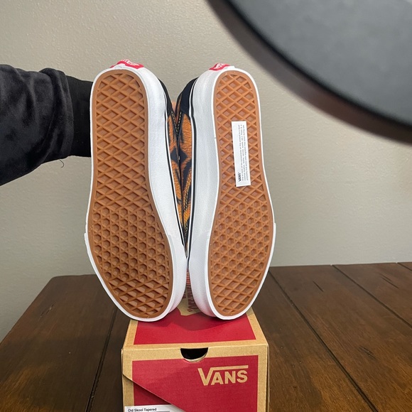 Vans - Picture 3 of 5